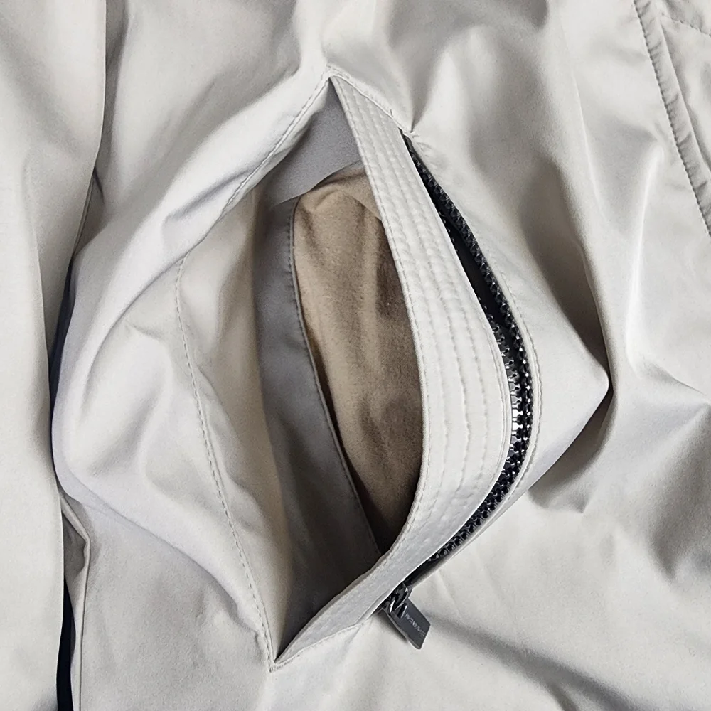 Michael Kors Beige Mens Dressy or Cadual Jacket Lined Multiple Pockets